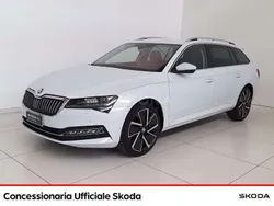Bianco luna Usata 2023 Skoda Superb Style Station wagon | 29.800 € (Buon prezzo)