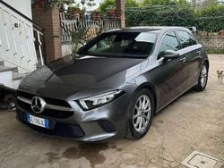 Grigio Usata 2019 Mercedes A180 Business Tre volumi | 18.700 € (Buon prezzo)