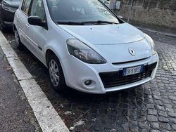 Bianco Usata 2011 Renault Clio II Dynamique Tre volumi | 3200 € (Ottimo prezzo)