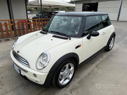 Beige Usata 2005 Mini Cooper Due volumi | 3800 € (Buon prezzo)