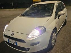 Bianco Usata 2012 Fiat Punto Lounge Tre volumi | 3350 € (Buon prezzo)