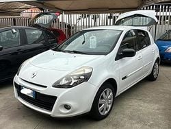 Bianco Usata 2010 Renault Clio II Tre volumi | 3250 € (Buon prezzo)