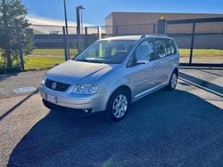Usata 2005 VW Touran Highline Monovolume | 3990 € (Buon prezzo)