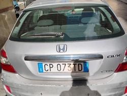 Grigio Usata 2004 Honda Civic Tre volumi | 700 €