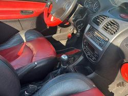 Usata 2004 Peugeot 206 CC Cabrio | 2000 €