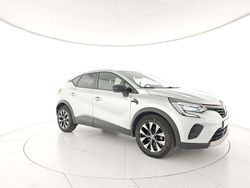 Grigio Usata 2022 Renault Captur Evolution SUV | 17.300 € (Buon prezzo)