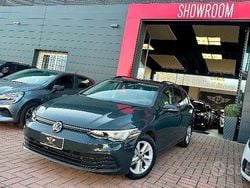 Grigio Usata 2021 VW Golf VIII Life Station wagon | 16.900 € (Ottimo prezzo)