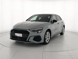 Grigio Usata 2024 Audi A3 Sportback S-Line Tre volumi | 44.900 € (Buon prezzo)