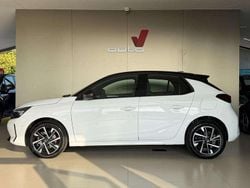 Bianco / tetto nero Usata 2024 Opel Corsa Tre volumi | 14.900 € (Buon prezzo)