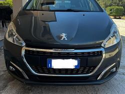 Usata 2017 Peugeot 208 Due volumi | 11.700 € (Cara)