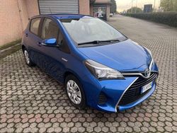 Blu/azzurro Usata 2016 Toyota Yaris Hybrid Business Edition Tre volumi | 9000 € (Buon prezzo)