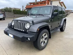 Grigio Usata 2018 Jeep Wrangler Unlimited Sahara SUV | 36.900 € (Buon prezzo)