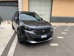 Usata 2022 Peugeot 2008 Allure SUV | 21.500 € (Cara)