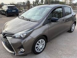 Marrone Usata 2016 Toyota Yaris Due volumi | 7500 € (Buon prezzo)