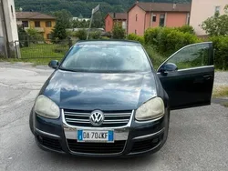 Usata 2006 VW Jetta Tre volumi | 2200 €