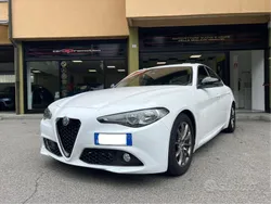 Bianco Usata 2019 Alfa Romeo Giulia Super Tre volumi | 19.900 € (Buon prezzo)