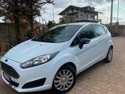 Bianco Usata 2012 Ford Fiesta Tre volumi | 4500 € (Ottimo prezzo)