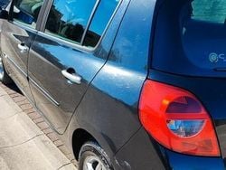 Nero Usata 2006 Renault Clio II Tre volumi | 1500 € (Buon prezzo)