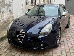 Usata 2013 Alfa Romeo Giulietta Due volumi | 8000 € (Buon prezzo)
