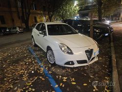 Bianco Usata 2012 Alfa Romeo Giulietta Tre volumi | 4000 €