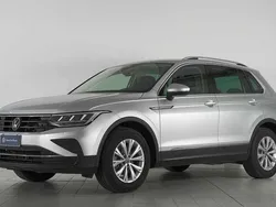 Argento Usata 2023 VW Tiguan Life SUV | 32.800 € (Buon prezzo)