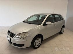 Grigio Usata 2007 VW Polo Comfortline Tre volumi | 2600 € (Buon prezzo)