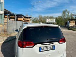 Bianco Usata 2018 Chrysler Pacifica SUV | 25.000 €