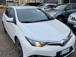 Beige Usata 2016 Toyota Auris Business Edition Tre volumi | 9800 € (Buon prezzo)
