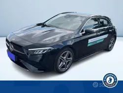 Nero metallizzato Usata 2024 Mercedes A180 AMG Tre volumi | 35.800 € (Buon prezzo)