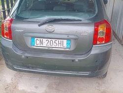 Usata 2004 Toyota Corolla | 2400 € (Buon prezzo)