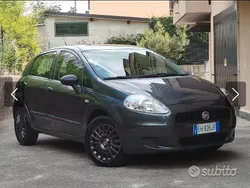 Usata 2011 Fiat Grande Punto Due volumi | 5800 € (Cara)