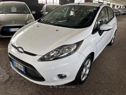 Bianco Usata 2012 Ford Fiesta Titanium Due volumi | 4900 € (Buon prezzo)