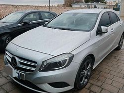 Grigio Usata 2015 Mercedes A180 Tre volumi | 9999 €