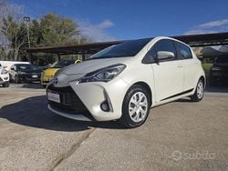 Bianco Usata 2018 Toyota Yaris Active Tre volumi | 9400 € (Buon prezzo)