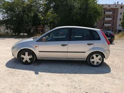 Grigio Usata 2003 Ford Fiesta Zetec Due volumi | 1500 € (Buon prezzo)