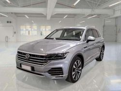 Argento Usata 2023 VW Touareg Elegance SUV | 49.850 € (Buon prezzo)