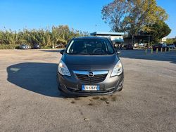 Grigio Usata 2012 Opel Meriva Monovolume | 3700 € (Buon prezzo)
