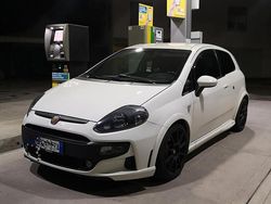 Bianco Usata 2010 Abarth Punto Evo Due volumi | 12.400 € (Buon prezzo)