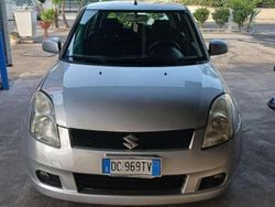 Argento Usata 2006 Suzuki Swift GL Tre volumi | 2300 € (Buon prezzo)