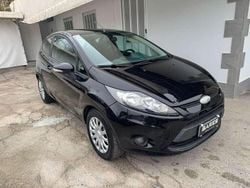 Nero Usata 2010 Ford Fiesta Titanium Tre volumi | 4400 € (Buon prezzo)