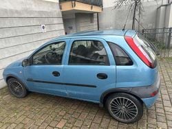 Usata 2001 Opel Corsa Comfort Tre volumi | 750 € (Ottimo prezzo)