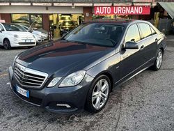 Blu Usata 2010 Mercedes E350 Elegance Tre volumi | 6000 € (Buon prezzo)
