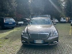 Marrone Usata 2009 Mercedes E220 Tre volumi | 9000 € (Buon prezzo)