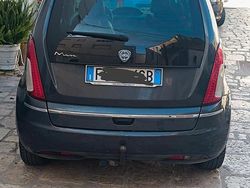 Grigio Usata 2009 Lancia Musa Monovolume | 3500 € (Buon prezzo)