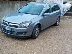 Grigio Usata 2006 Opel Astra Tre volumi | 700 € (Super prezzo)