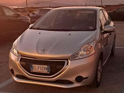 Argento Usata 2012 Peugeot 208 Active Due volumi | 6100 € (Buon prezzo)