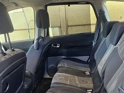 Käytetty 2005 Renault Scénic II Tila-auto | 800 € (Perustarjous)