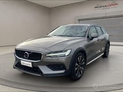 Giallo Usata 2020 Volvo V60 CC Business Edition Station wagon | 21.890 € (Buon prezzo)