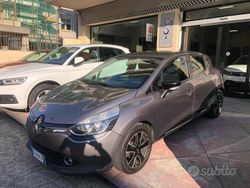 Grigio(met.) Usata 2015 Renault Clio IV Zen Tre volumi | 9900 € (Molto cara)