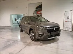 Grigio Nuova 2024 Suzuki SX4 S-Cross SUV | 24.990 € (Cara)